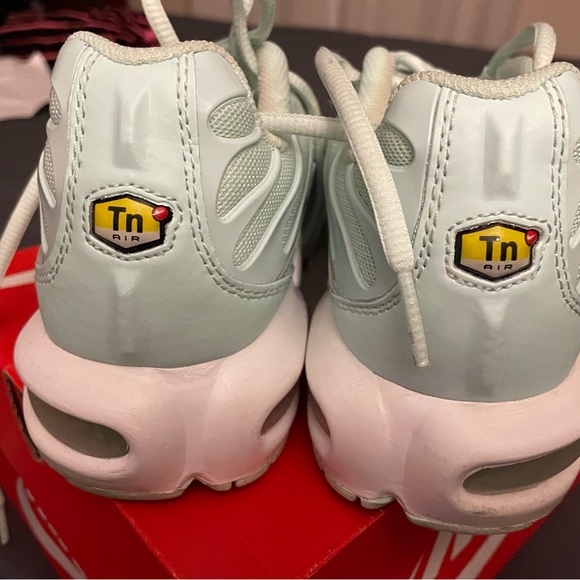 Nike Air Max Size 7y Mint Green - Picture 2 of 3